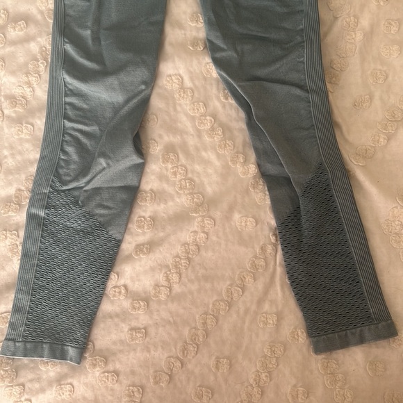 Teal Fabletics Set🩵 - Picture 7 of 10